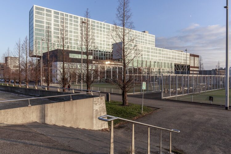 Blik op de Schiecentrale Lloydkwartier